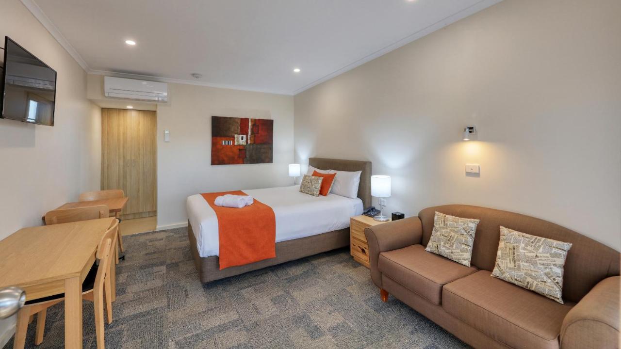Quality Inn Суон-Гілл Екстер'єр фото