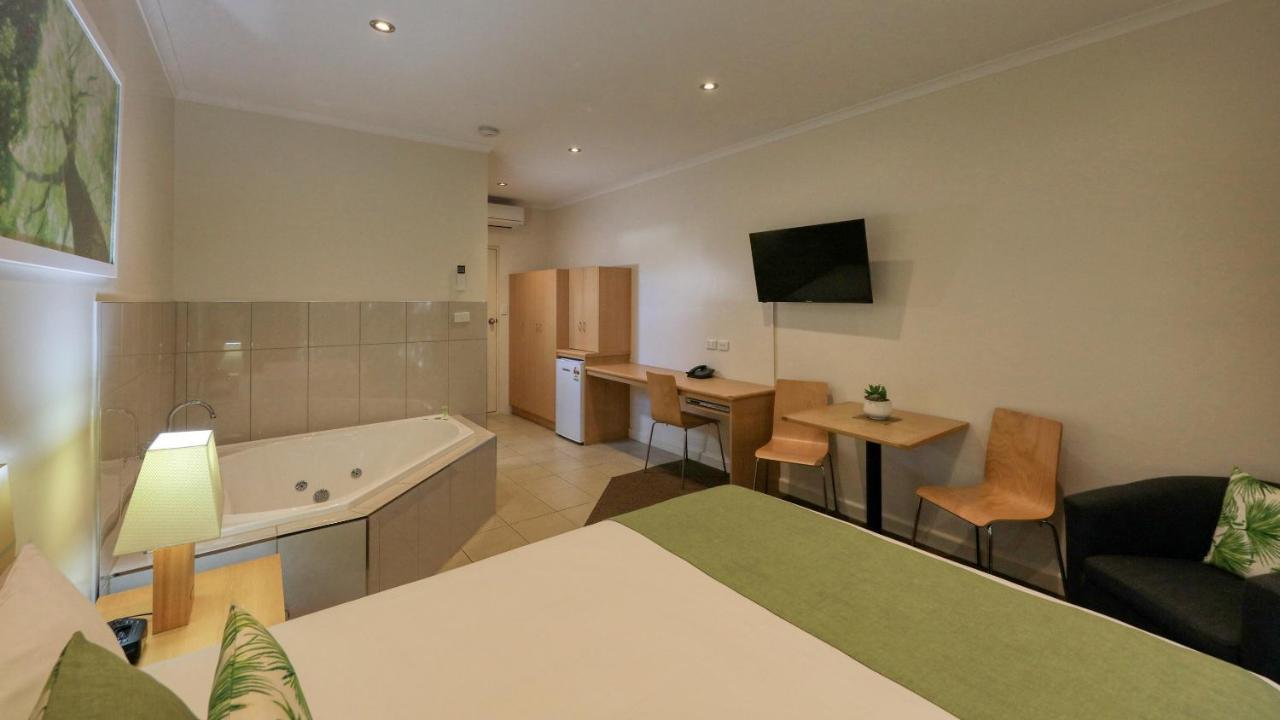 Quality Inn Суон-Гілл Екстер'єр фото