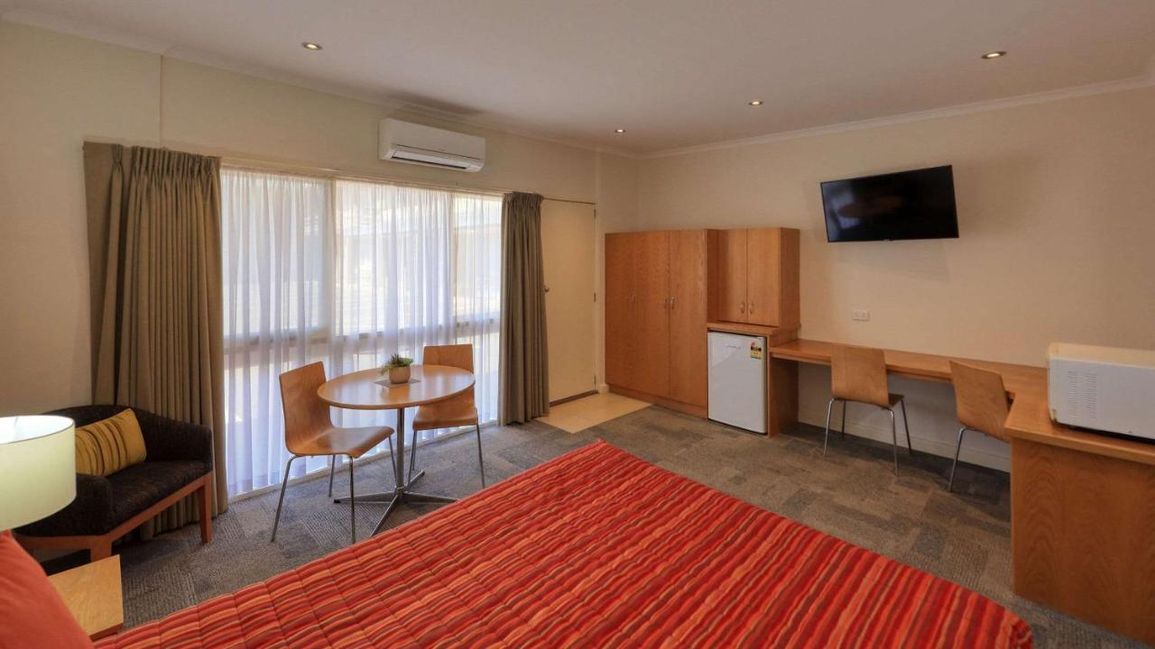 Quality Inn Суон-Гілл Екстер'єр фото