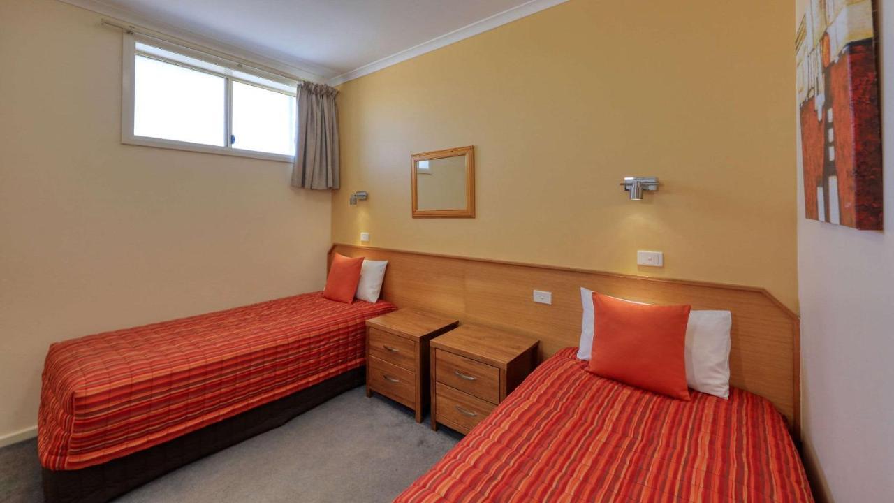 Quality Inn Суон-Гілл Екстер'єр фото